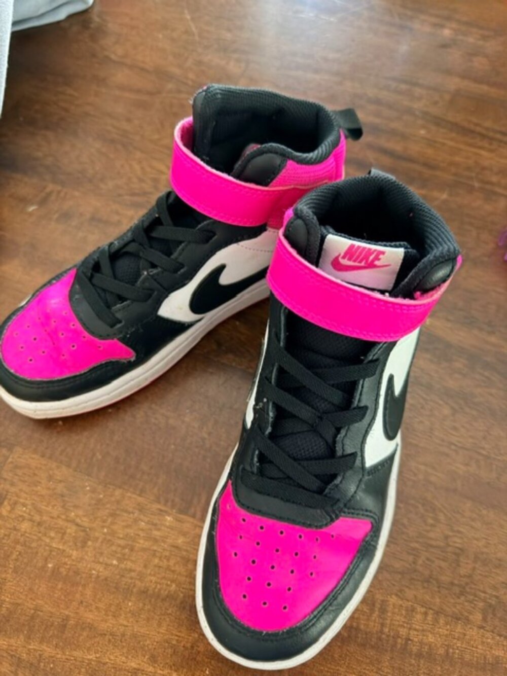 Nike Mid Court Sz 1 Youth Hi Top